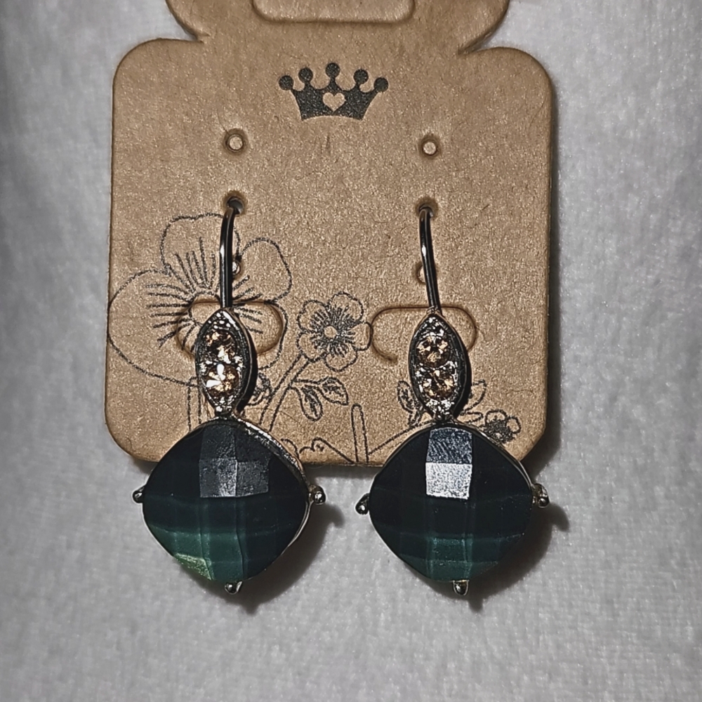 Stunning hanging stone earrings